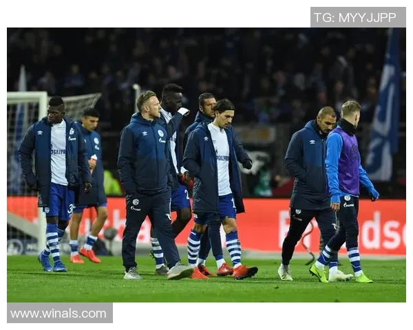 沙尔克与弗赖堡激战正酣精彩直播全程回顾与分析